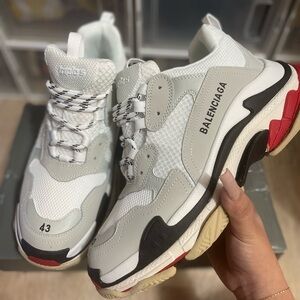 Triple s white black red Balenciaga.